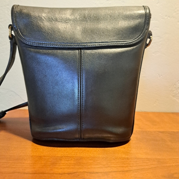 Vintage COACH Black Bradley Bucket - Picture 6 of 9
